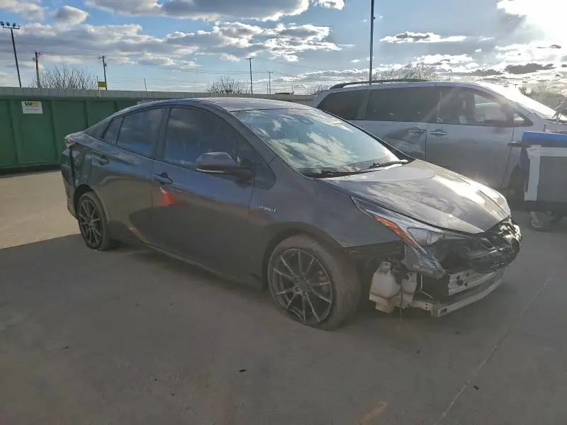 2016 TOYOTA PRIUS   