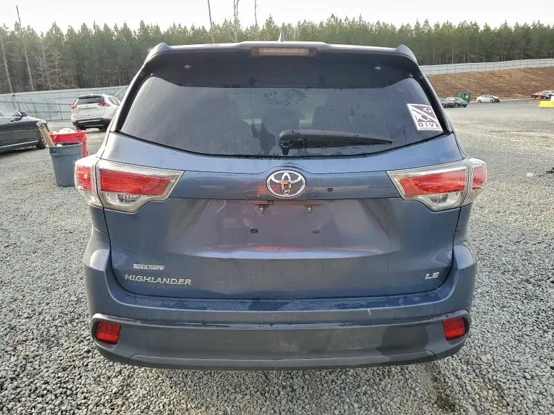 2016 TOYOTA HIGHLANDER LE  