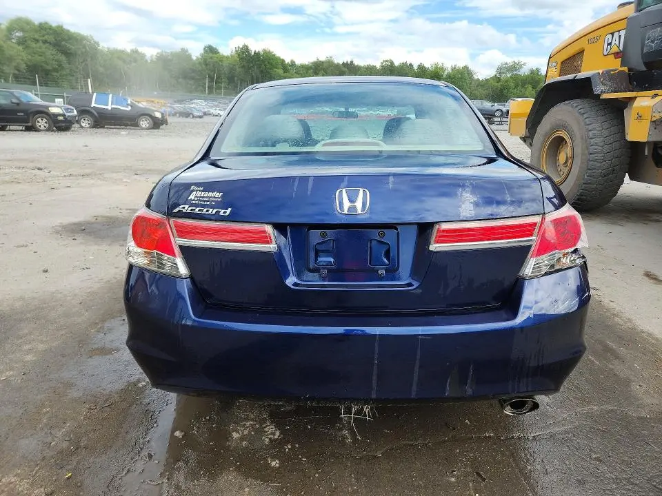 2011 HONDA ACCORD LXP  