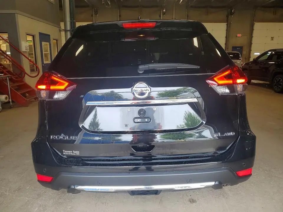 2020 NISSAN ROGUE SL  
