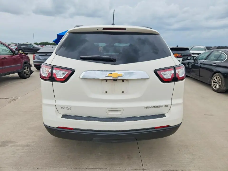 2015 CHEVROLET TRAVERSE LS  
