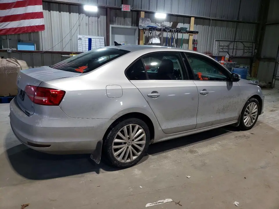 2015 VOLKSWAGEN JETTA SE  