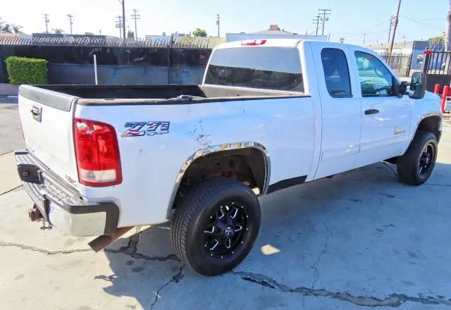 2011 GMC SIERRA K2500 SLE  