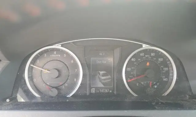 2015 TOYOTA CAMRY LE  