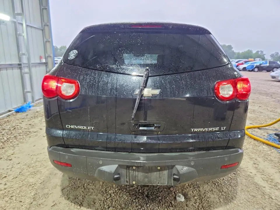 2010 CHEVROLET TRAVERSE LT  