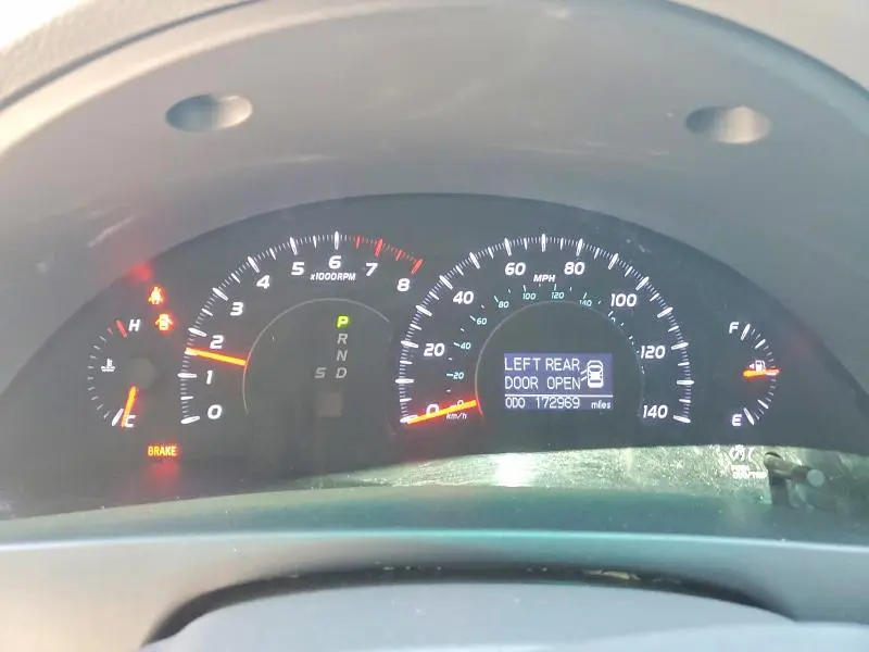 2011 TOYOTA CAMRY XLE  