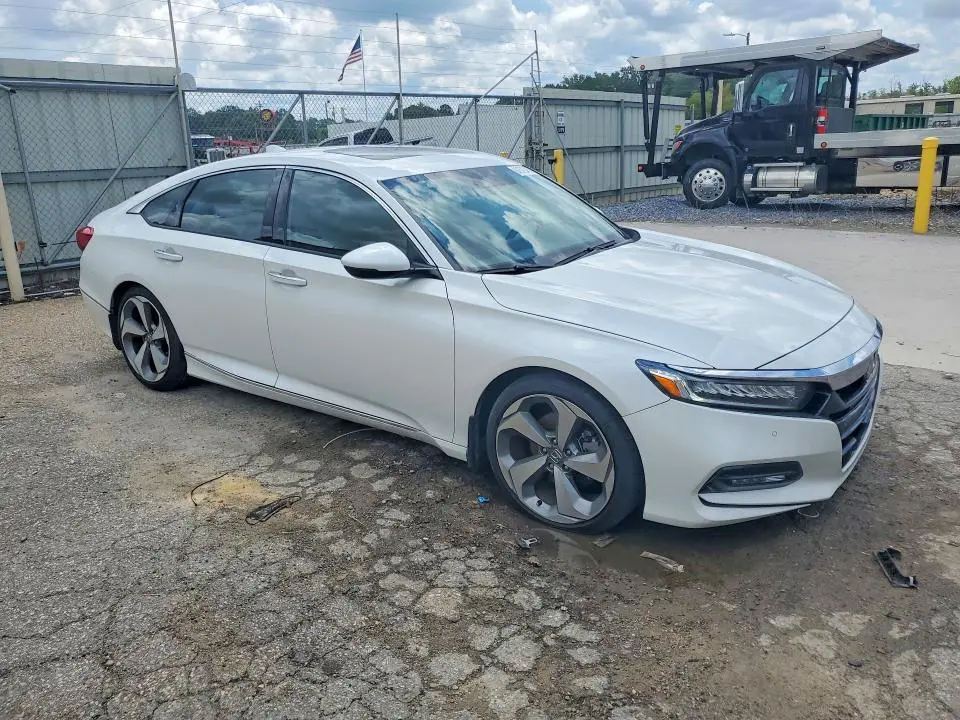 2019 HONDA ACCORD TOURING  