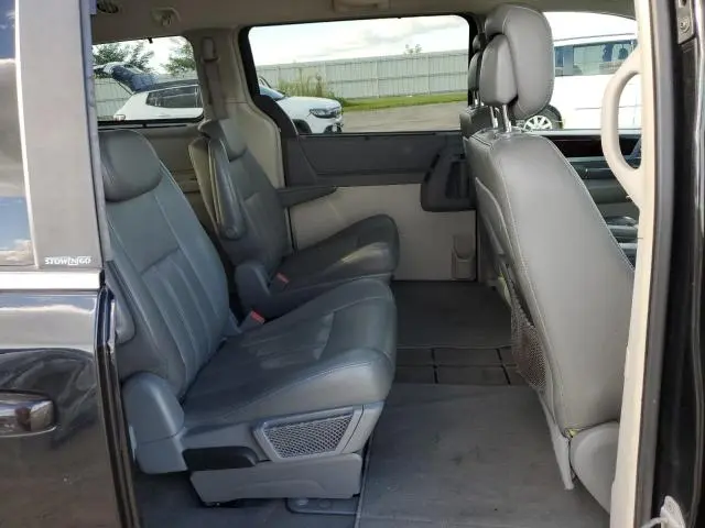 2010 CHRYSLER TOWN & COUNTRY TOURING  
