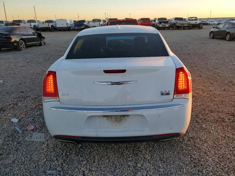 2016 CHRYSLER 300 LIMITED  
