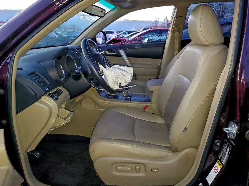 2013 TOYOTA HIGHLANDER BASE  