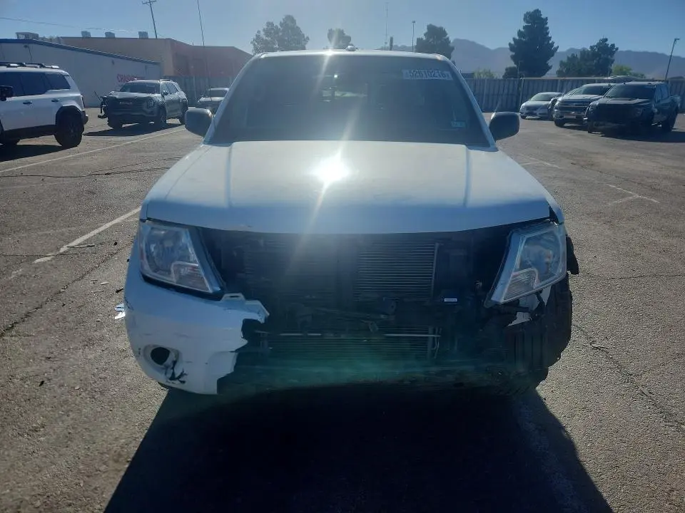 2017 NISSAN FRONTIER SV  