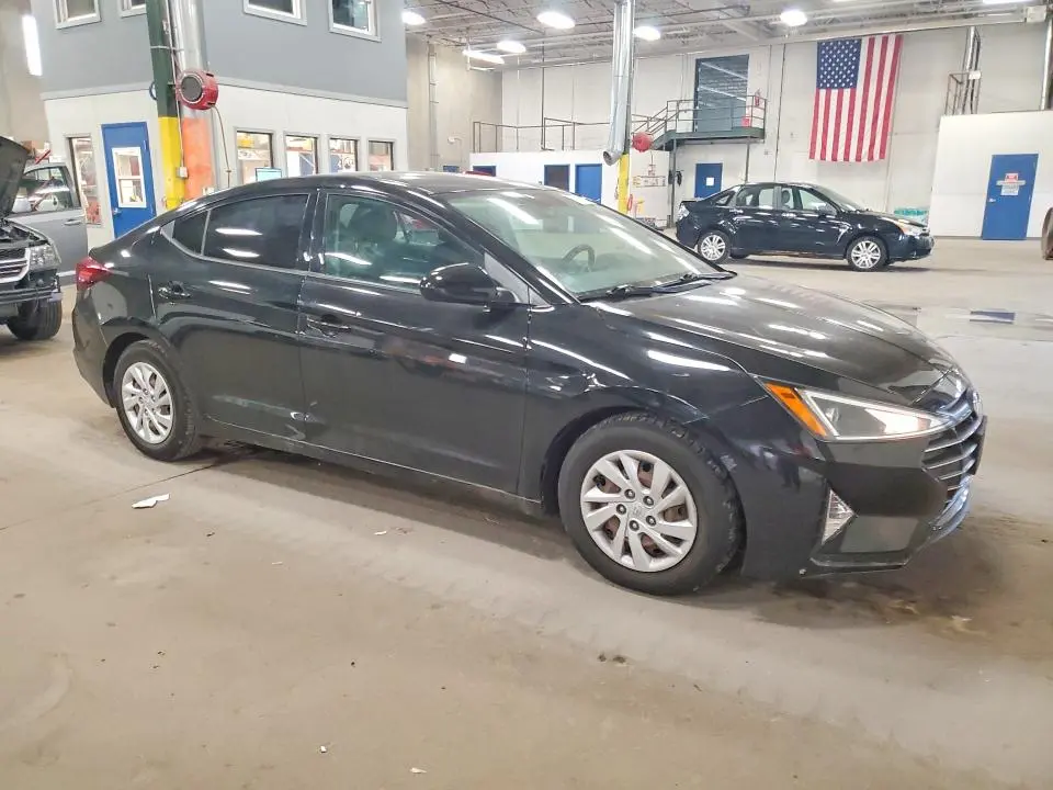 2019 HYUNDAI ELANTRA SE  