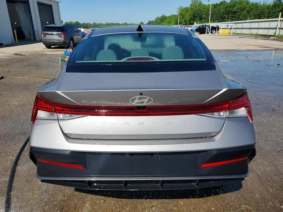 2025 HYUNDAI ELANTRA SEL  