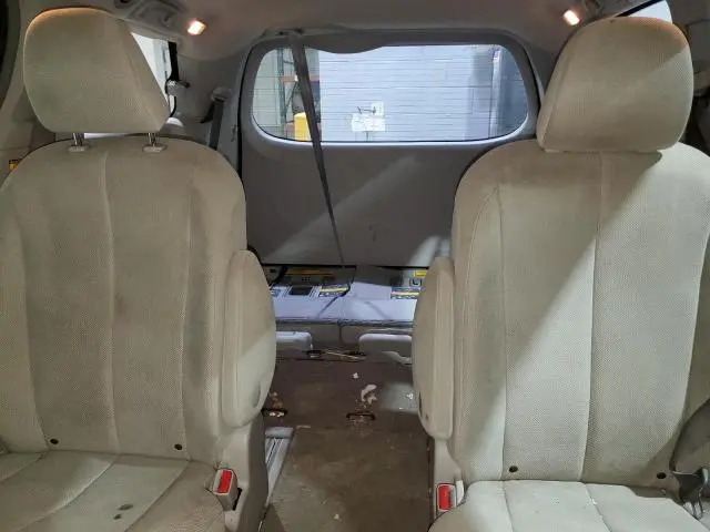 2011 TOYOTA SIENNA BASE  