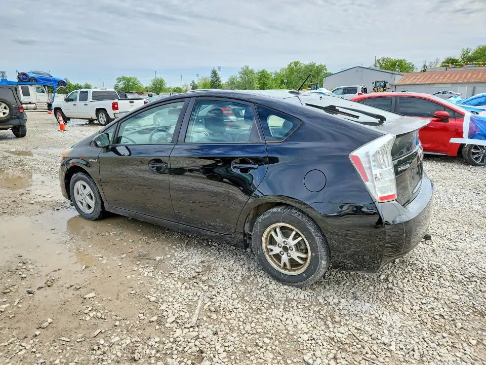 2010 TOYOTA PRIUS III  