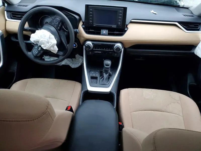 2022 TOYOTA RAV4 XLE  