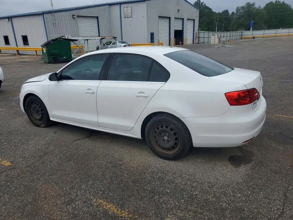 2013 VOLKSWAGEN JETTA SE  