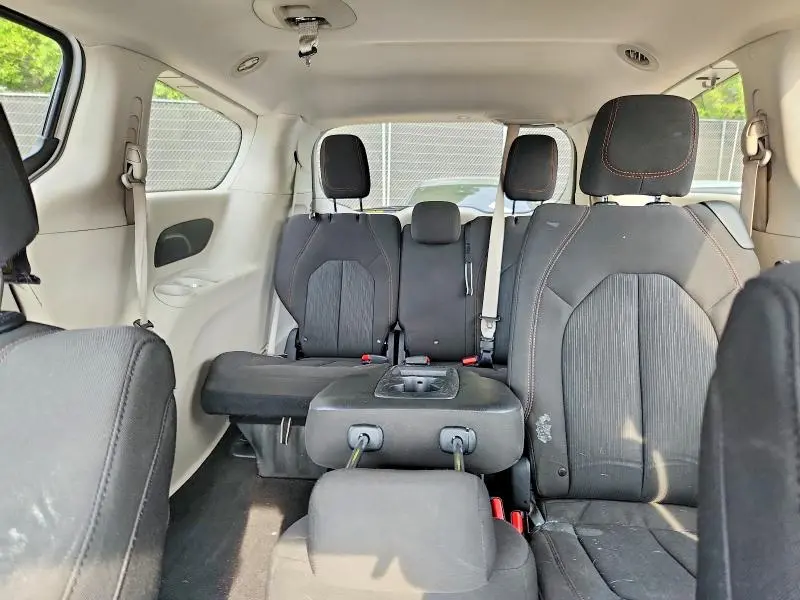 2017 CHRYSLER PACIFICA LX  