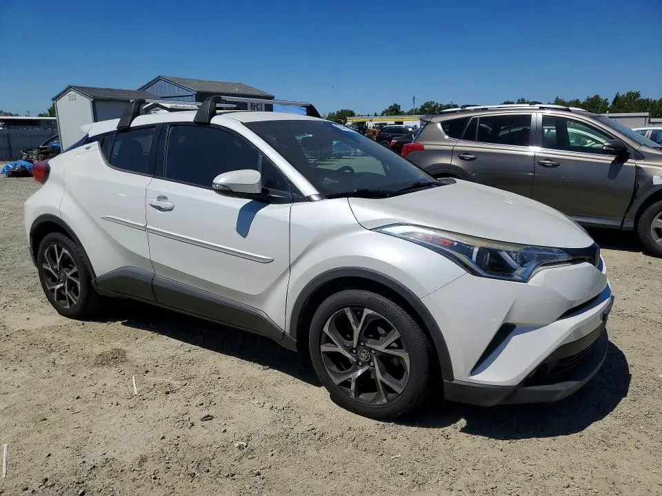 2018 TOYOTA C-HR XLE PREMIUM  