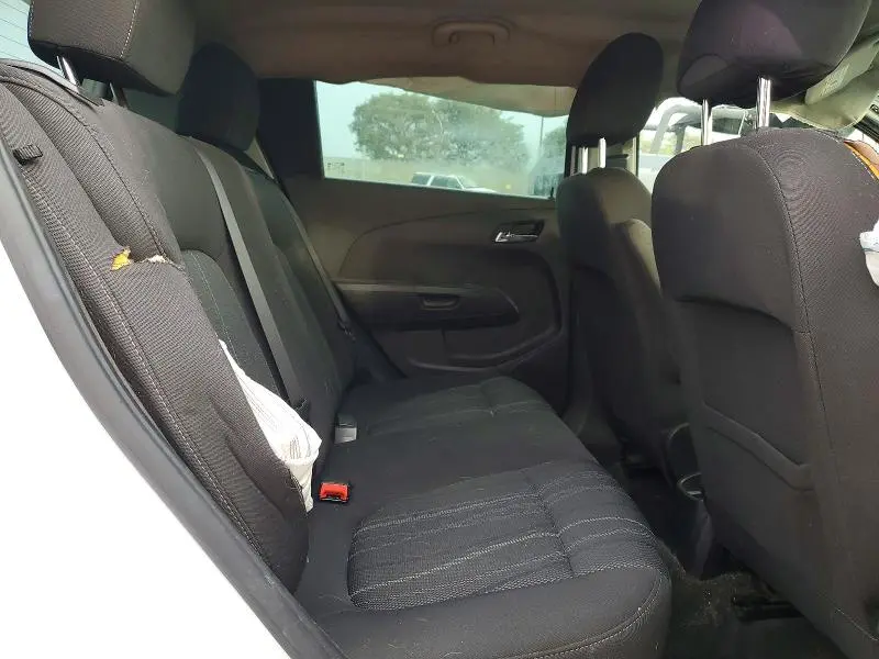 2015 CHEVROLET SONIC LT  