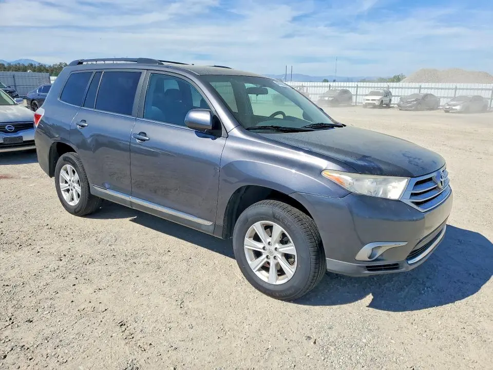 2013 TOYOTA HIGHLANDER PLUS  