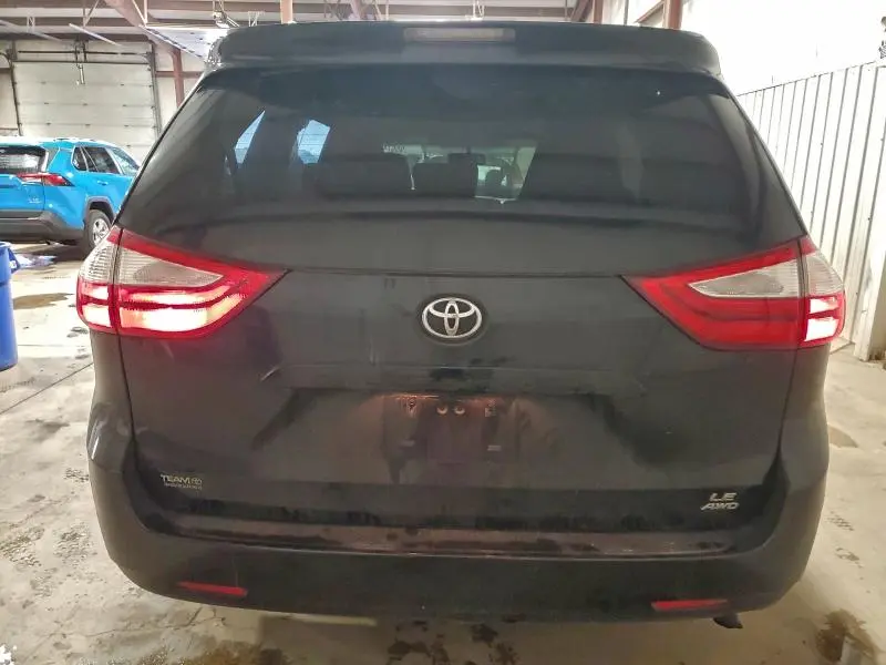 2015 TOYOTA SIENNA LE  