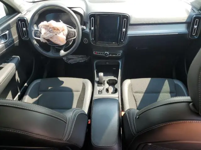 2020 VOLVO XC40 T5 MOMENTUM  