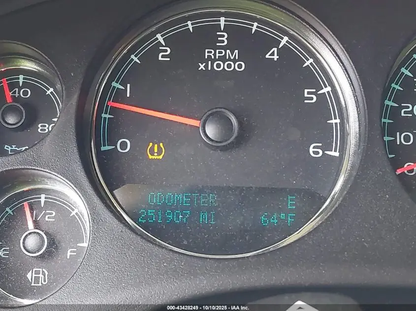 2011 CHEVROLET TAHOE K1500 LS