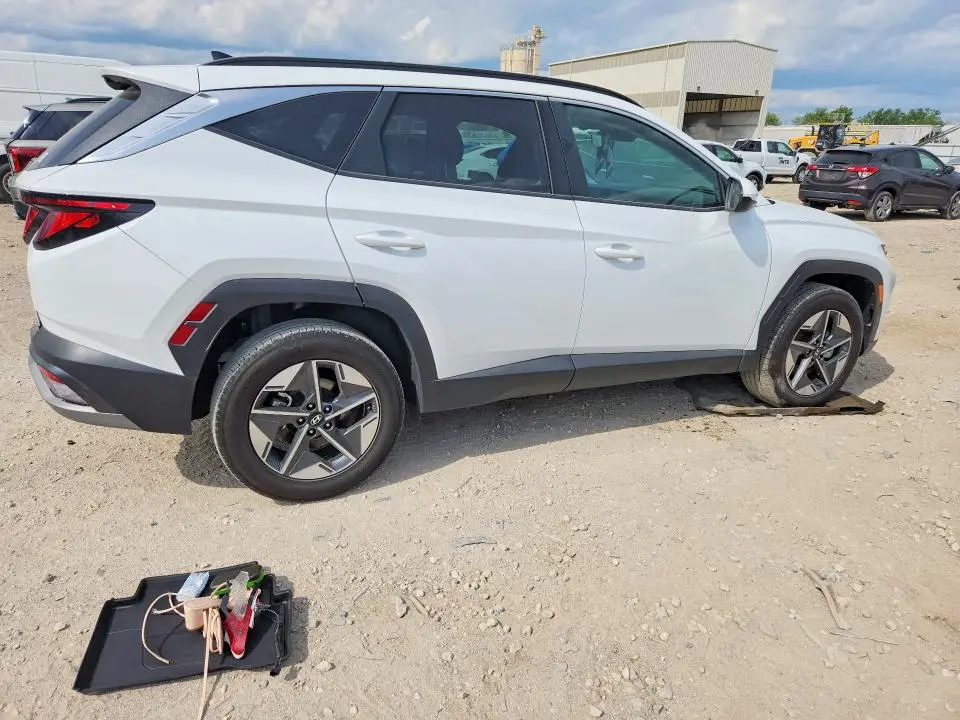2025 HYUNDAI TUCSON SEL  