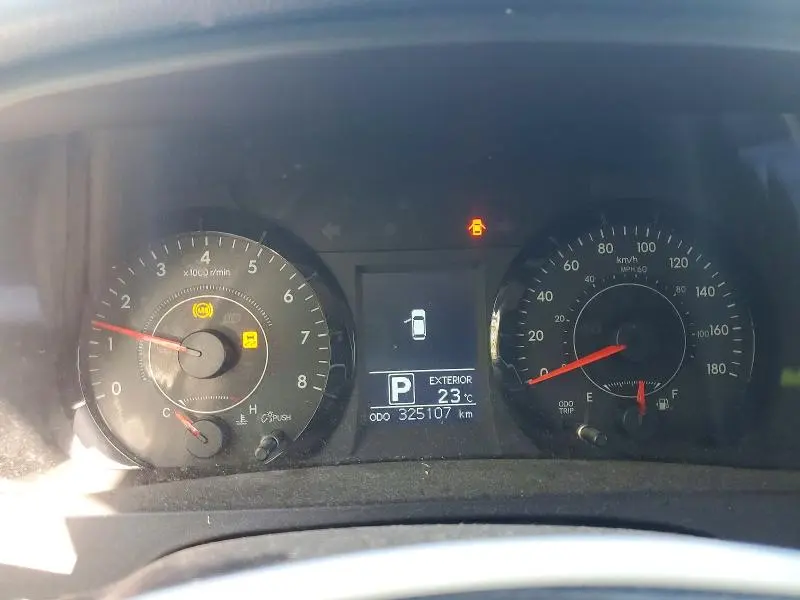 2015 TOYOTA SIENNA LE  