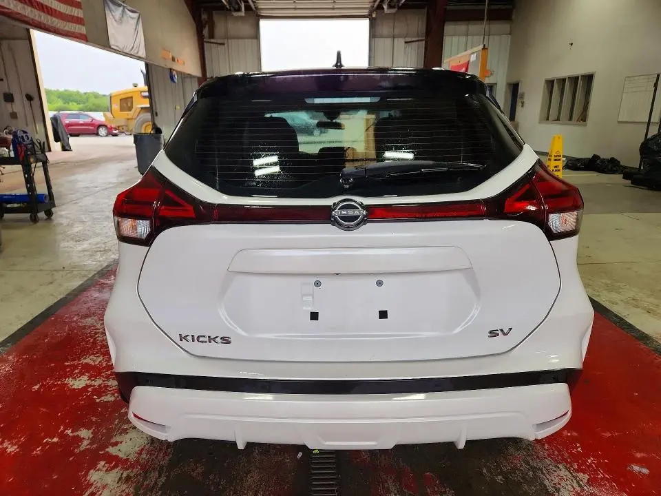 2024 NISSAN KICKS SV  