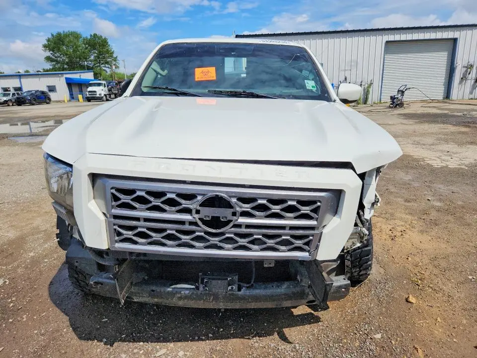 2022 NISSAN FRONTIER SV  
