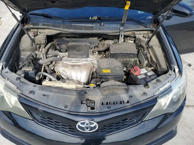 2013 TOYOTA CAMRY SE  