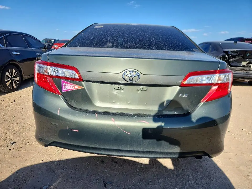 2014 TOYOTA CAMRY LE  
