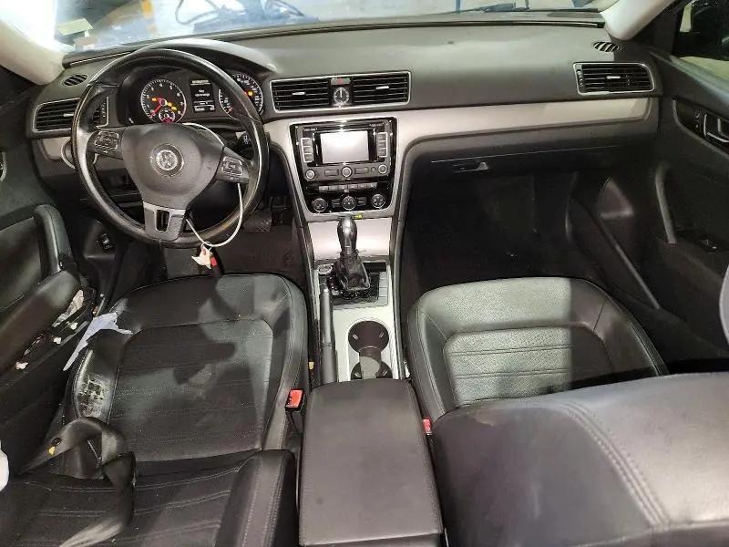2015 VOLKSWAGEN PASSAT SE  