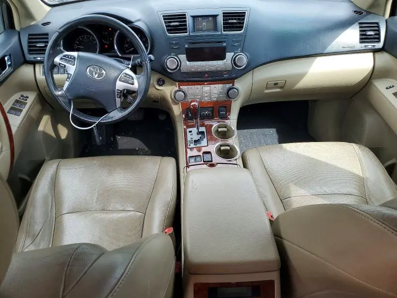 2011 TOYOTA HIGHLANDER LIMITED  