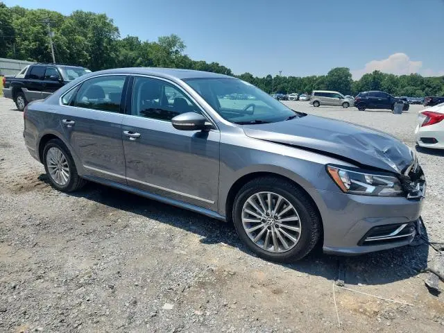 2017 VOLKSWAGEN PASSAT SE  