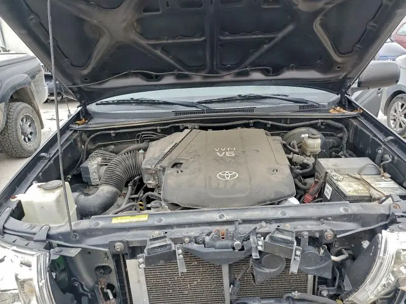 2011 TOYOTA TACOMA V6  