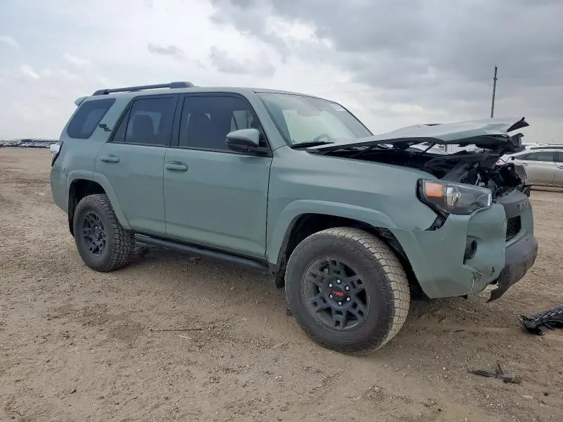 2023 TOYOTA 4RUNNER SE  