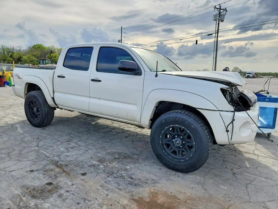 2011 TOYOTA TACOMA V6  