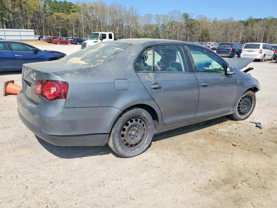 2010 VOLKSWAGEN JETTA   