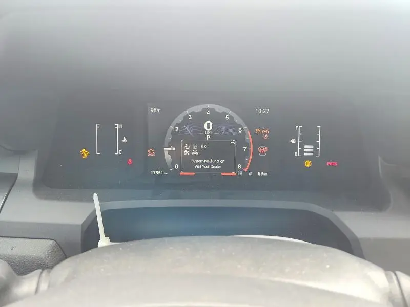 2025 TOYOTA 4RUNNER SR5  