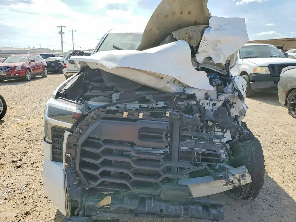 2023 TOYOTA TUNDRA SR5  