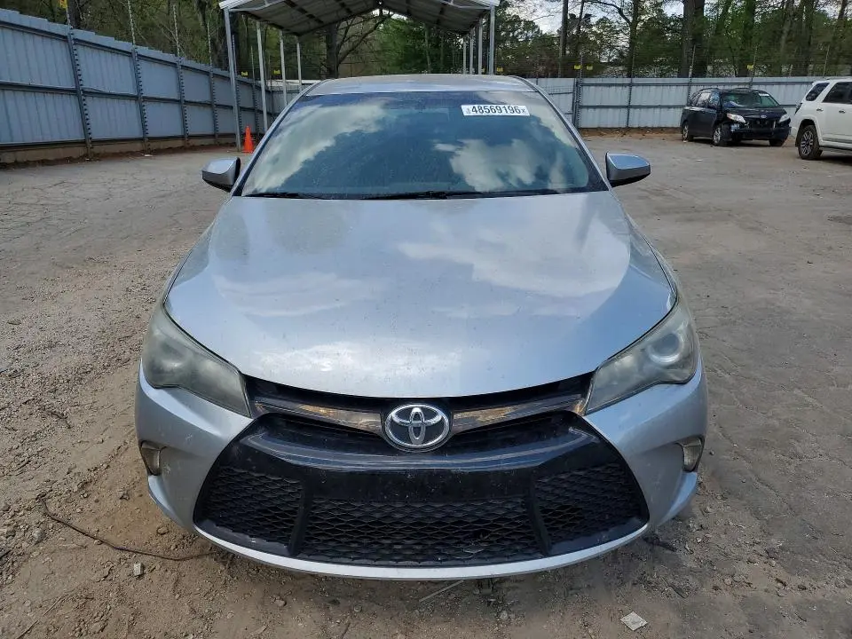 2015 TOYOTA CAMRY SE  