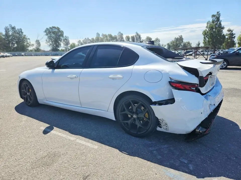 2021 ALFA ROMEO GIULIA TI  