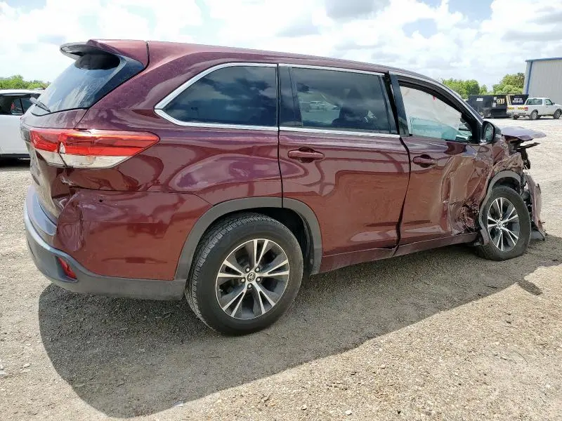 2018 TOYOTA HIGHLANDER LE  