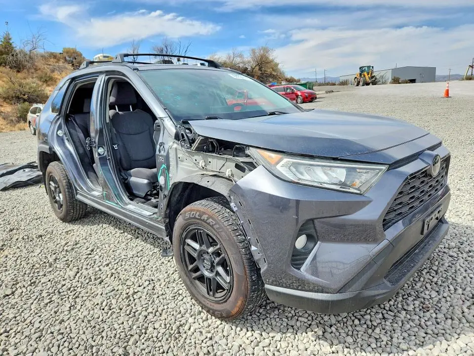 2019 TOYOTA RAV4 XLE  