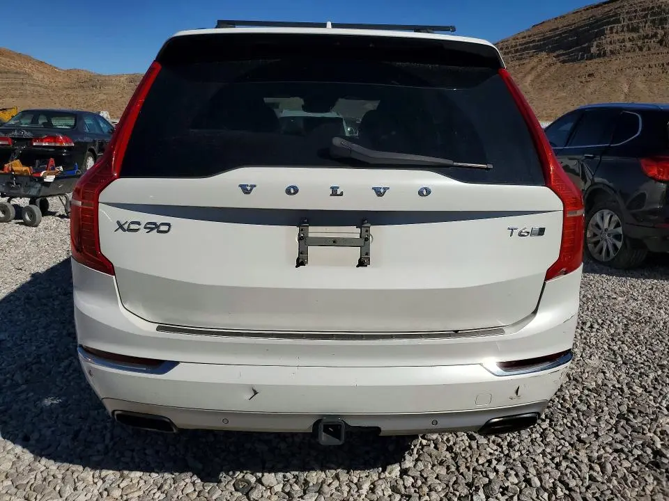 2016 VOLVO XC90 T6  