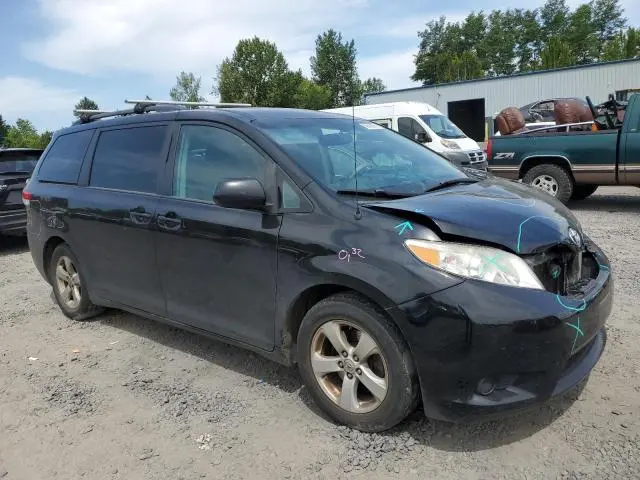 2011 TOYOTA SIENNA LE  