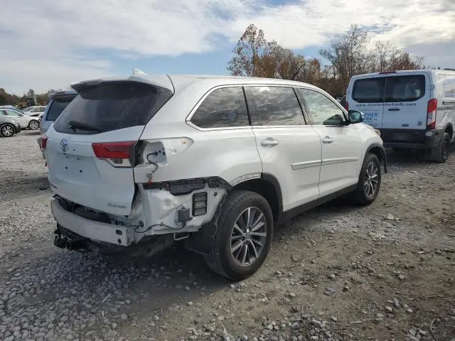 2019 TOYOTA HIGHLANDER SE  